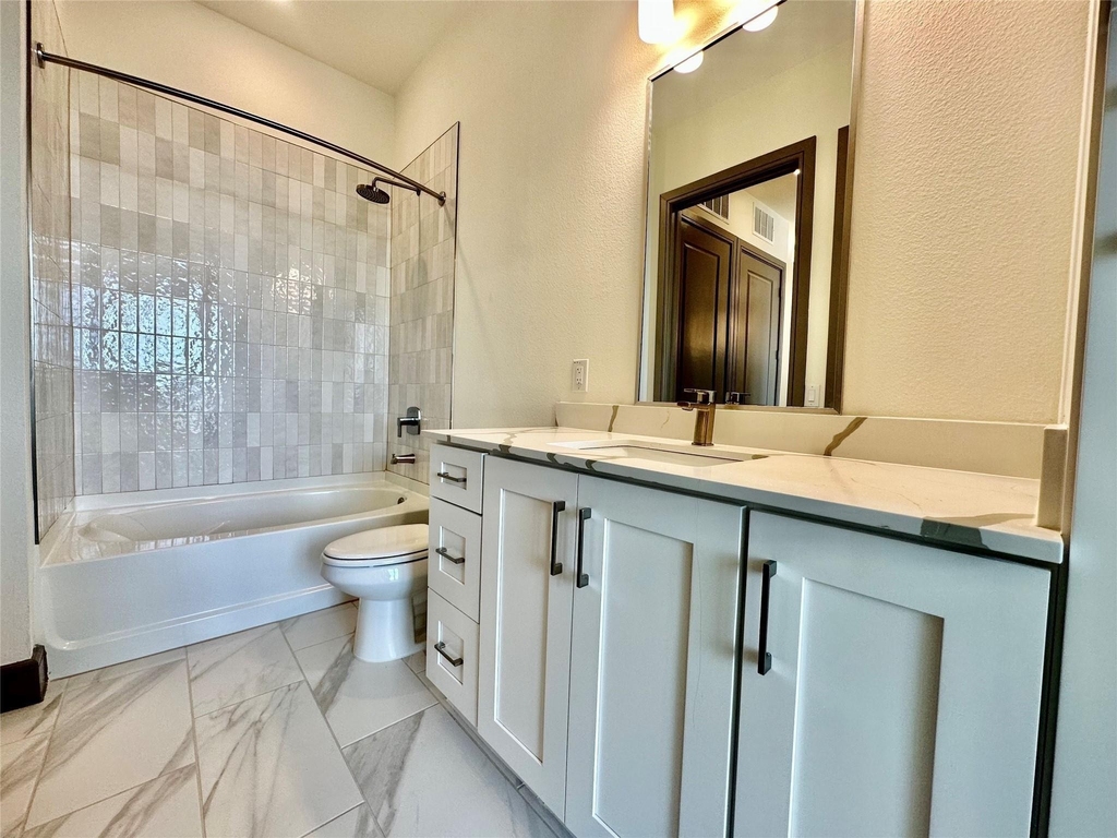 2700 Old Denton - Photo 7