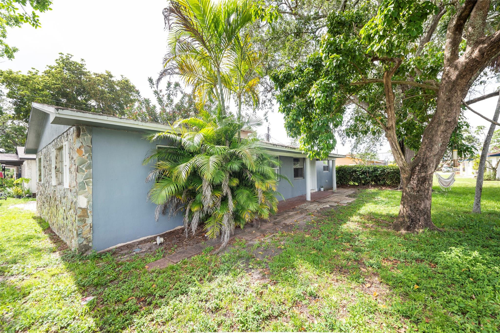 6170 Sw 43rd Street - Photo 14