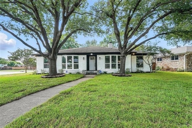4303 Blackheath Road - Photo 1
