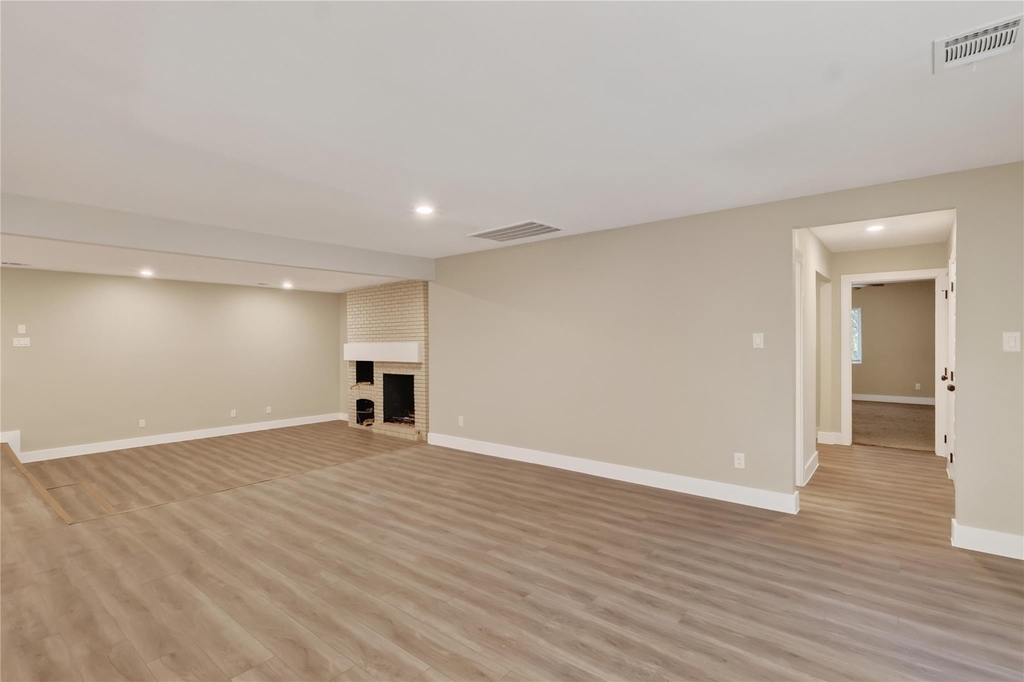 209 W 9th Street - Photo 7