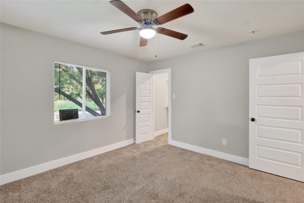 209 W 9th Street - Photo 22