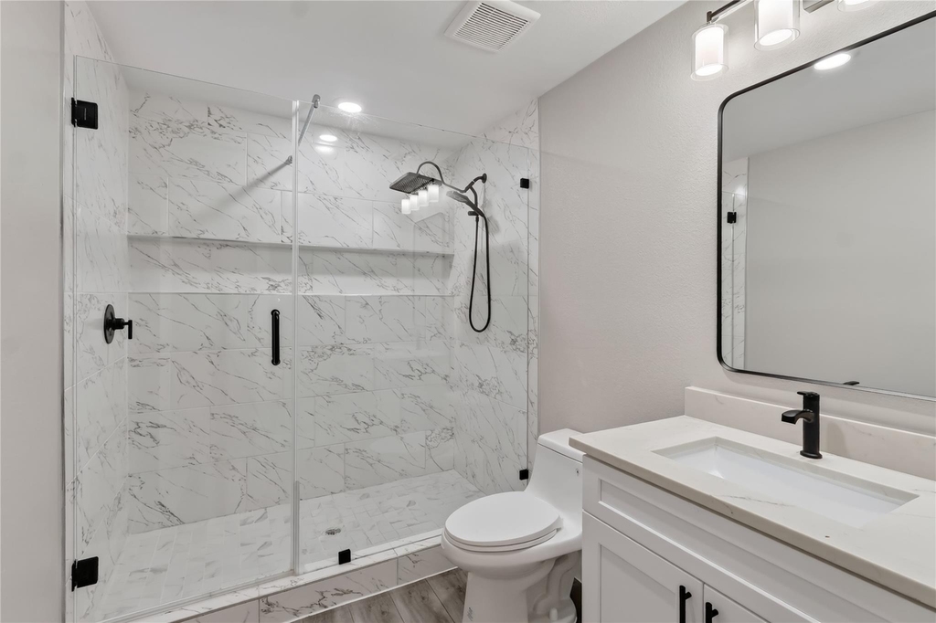 209 W 9th Street - Photo 15
