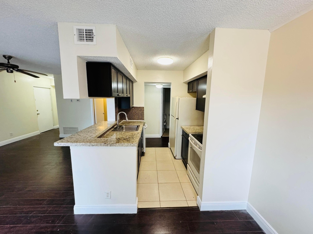 5686 Rock Island Road - Photo 6