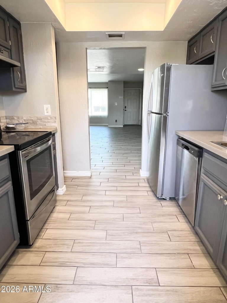 1927 E Hampton Avenue - Photo 7