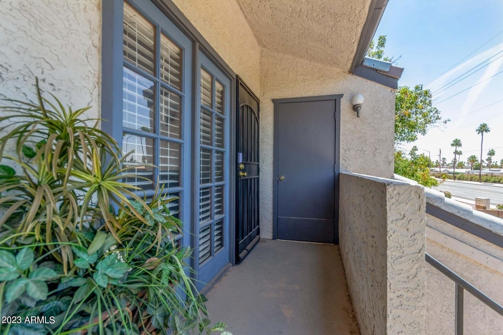 3716 E University Drive - Photo 2
