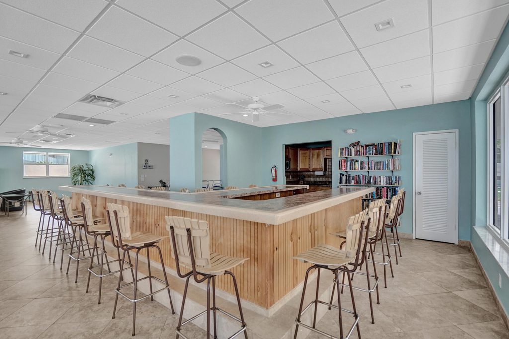 1051 Hillsboro Mile - Photo 19