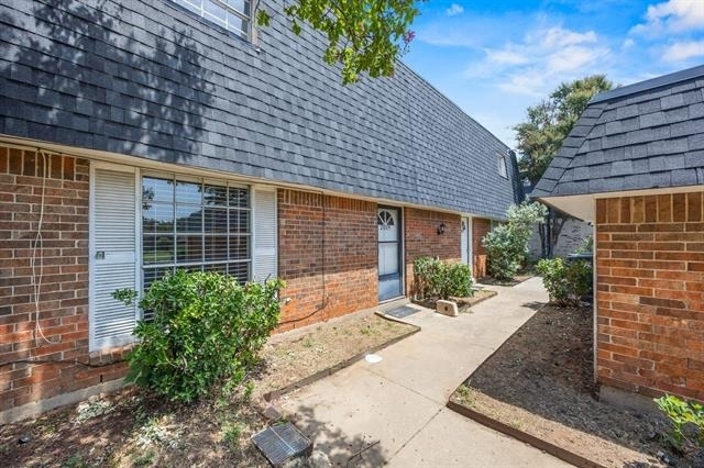 2019 Fleur De Lis Court - Photo 2