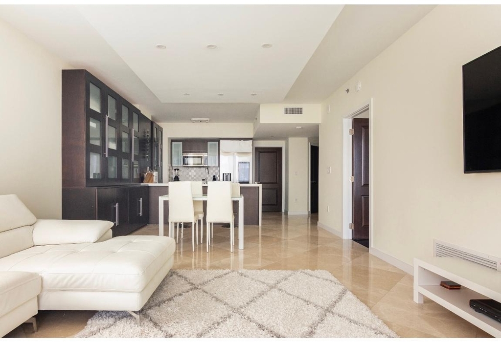 55 Se 6th Street - Photo 2