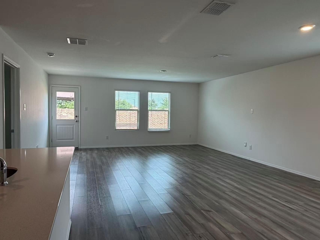 405 Laurenbrooke Drive - Photo 1