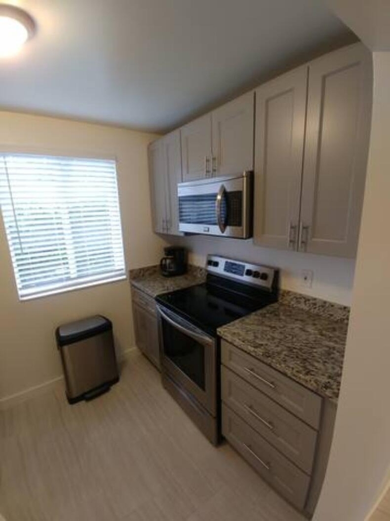 2261 Ne 171st Street - Photo 4