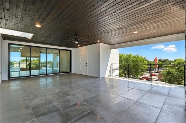 3523 N Versailles Avenue - Photo 38
