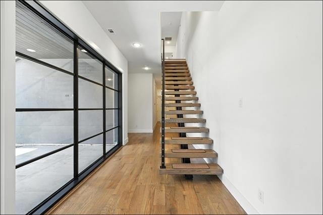 3523 N Versailles Avenue - Photo 6