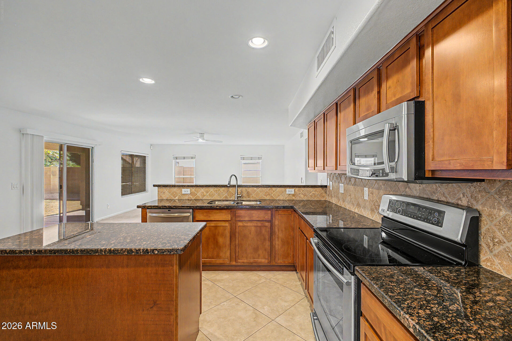 8805 W Alex Avenue - Photo 8