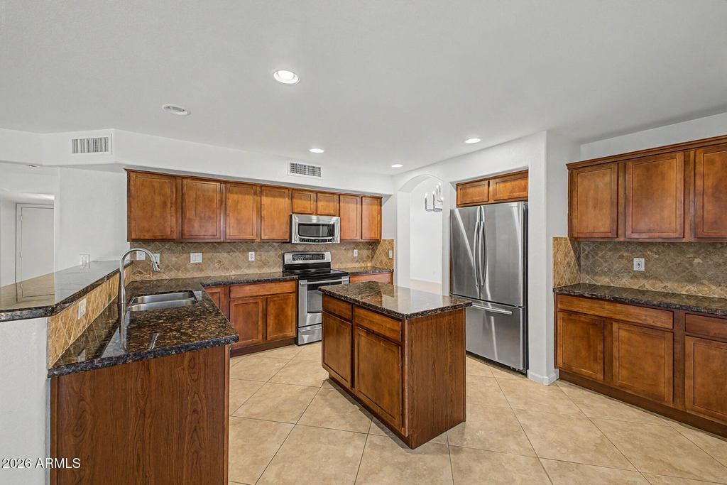 8805 W Alex Avenue - Photo 7