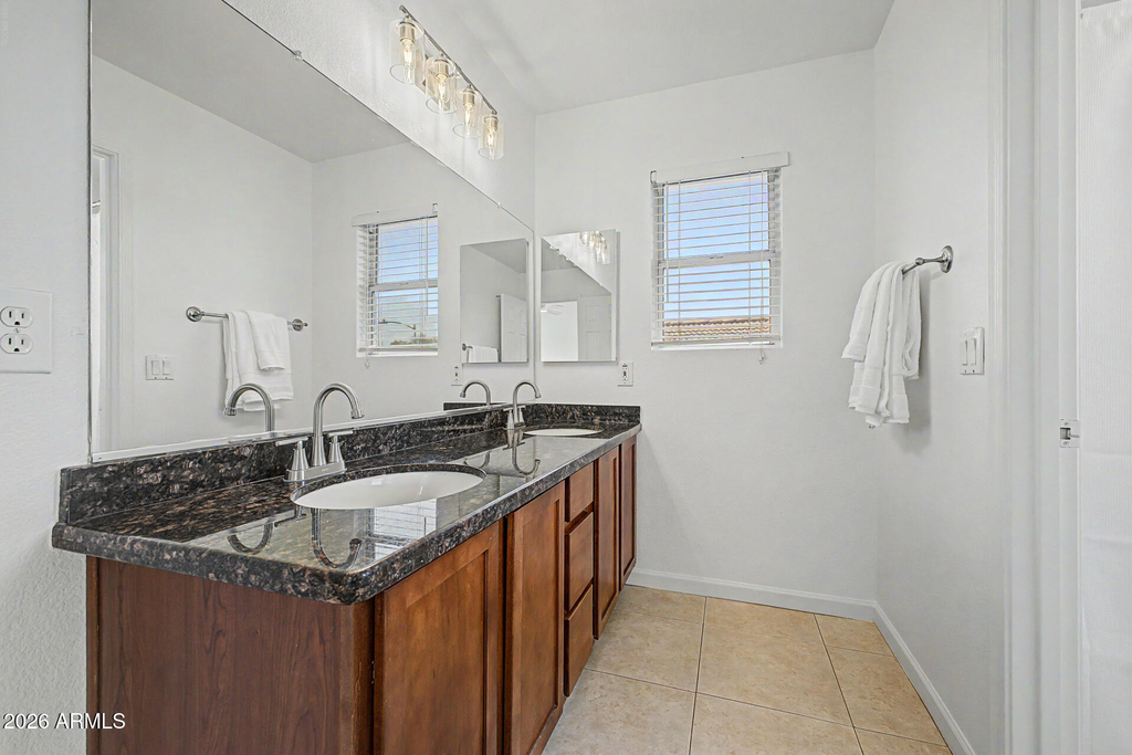 8805 W Alex Avenue - Photo 5
