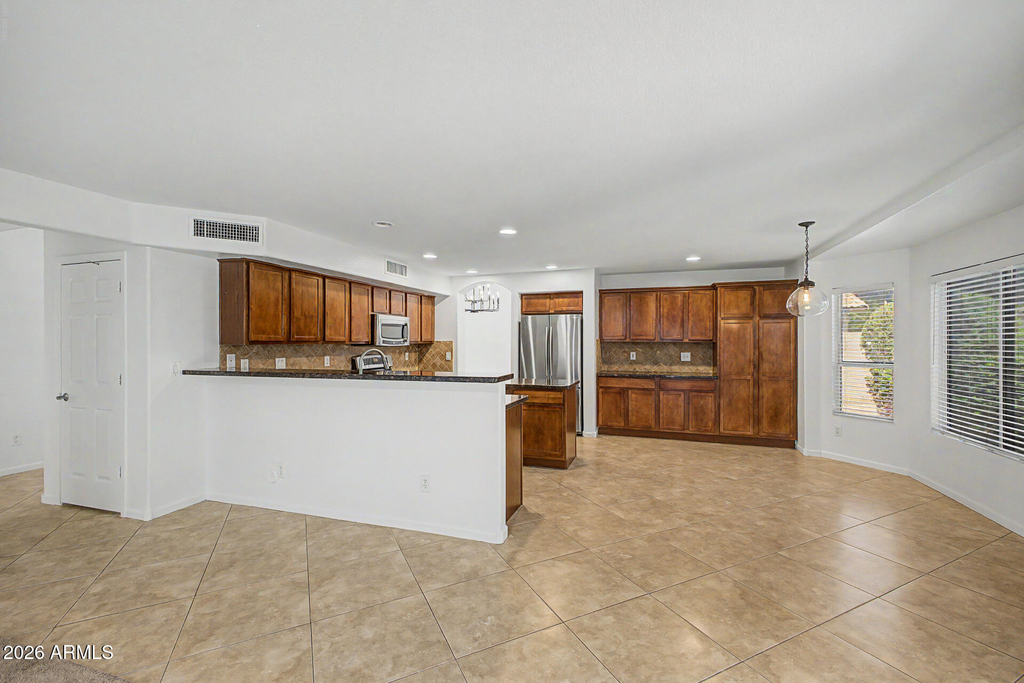 8805 W Alex Avenue - Photo 6