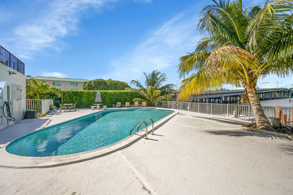 1702 S Ocean Boulevard - Photo 33
