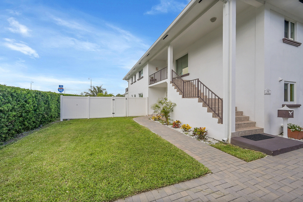 1702 S Ocean Boulevard - Photo 3