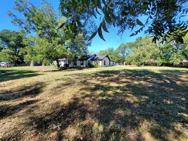 503 E 13th Street - Photo 1
