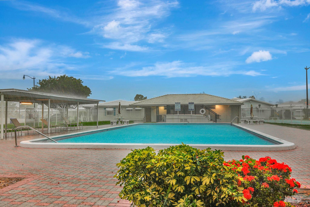2650 W Golf Boulevard - Photo 23