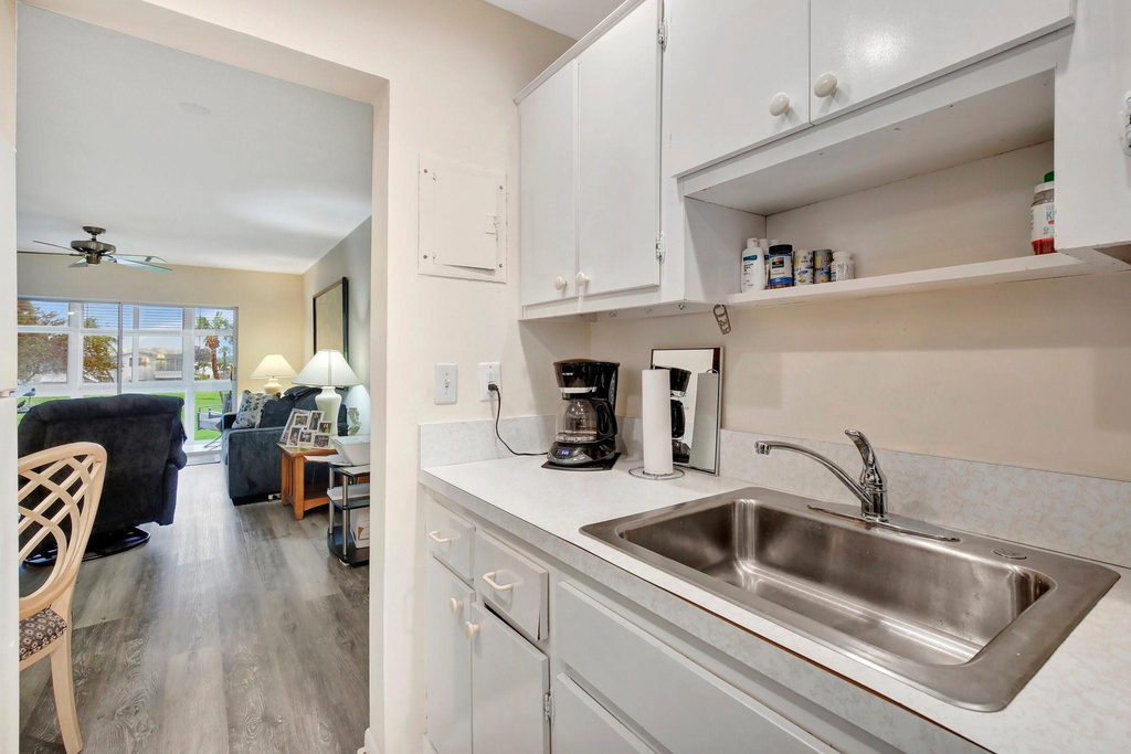 2650 W Golf Boulevard - Photo 7