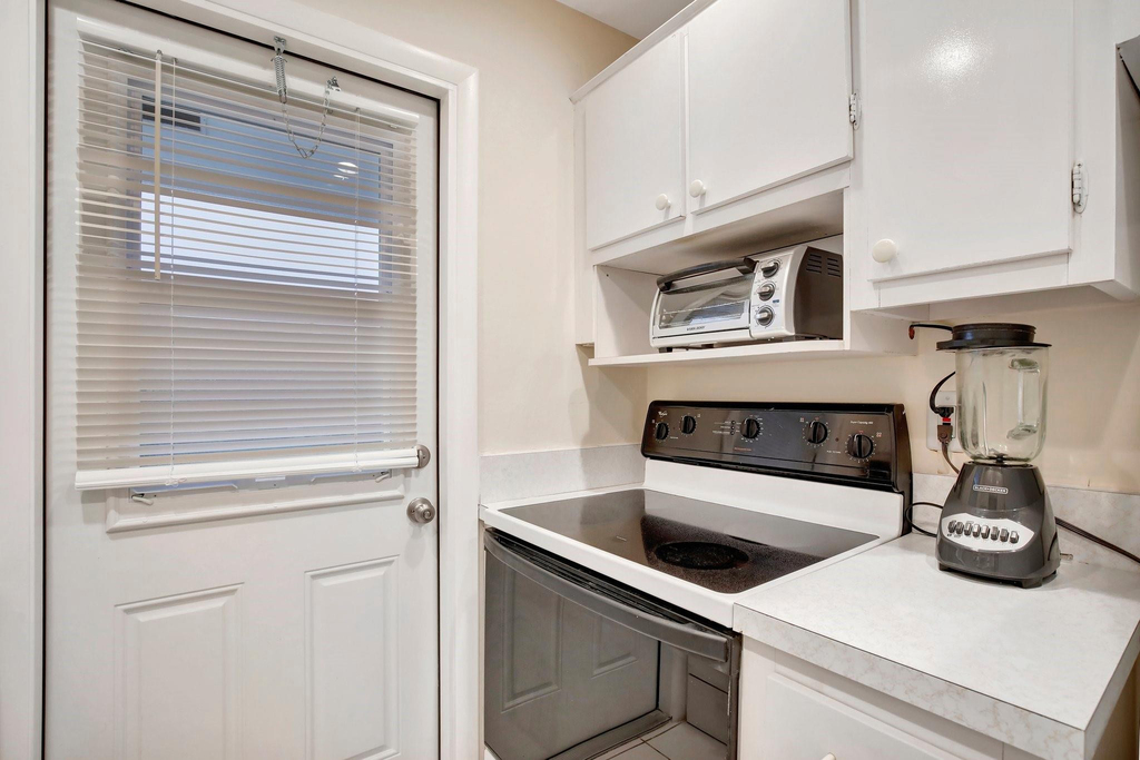 2650 W Golf Boulevard - Photo 8