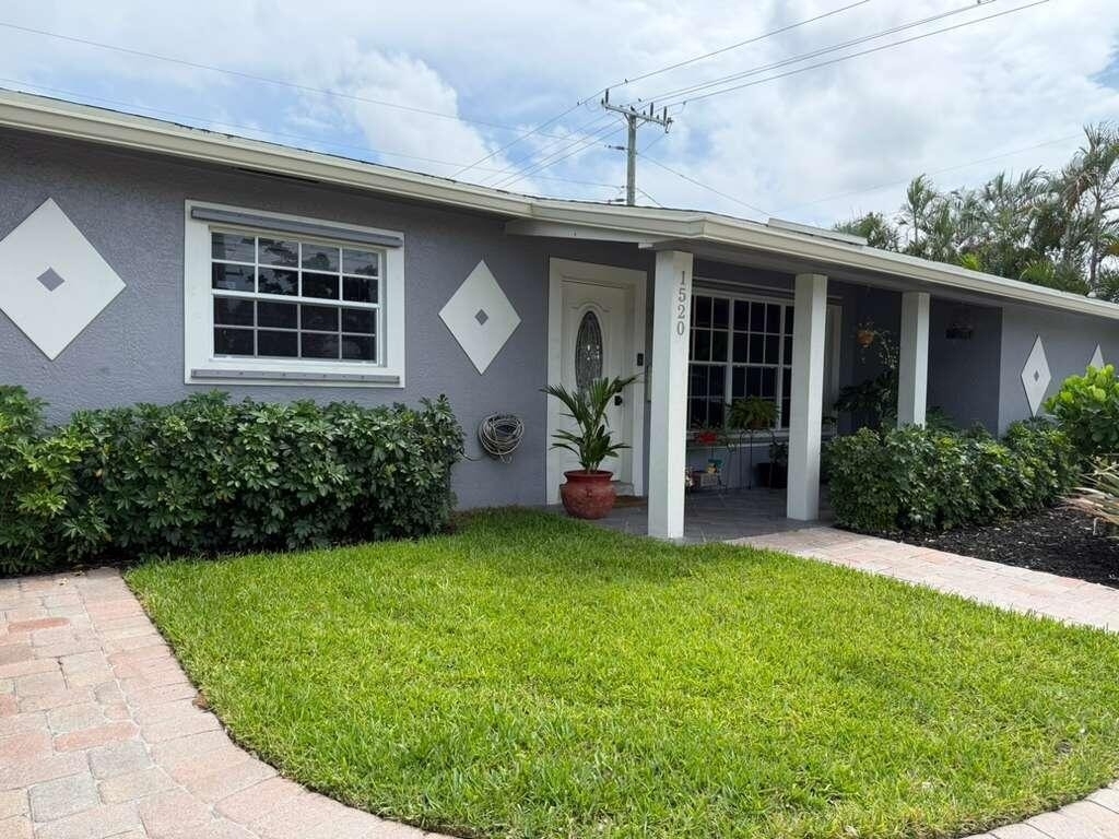 1520 Ne 35th Street - Photo 1
