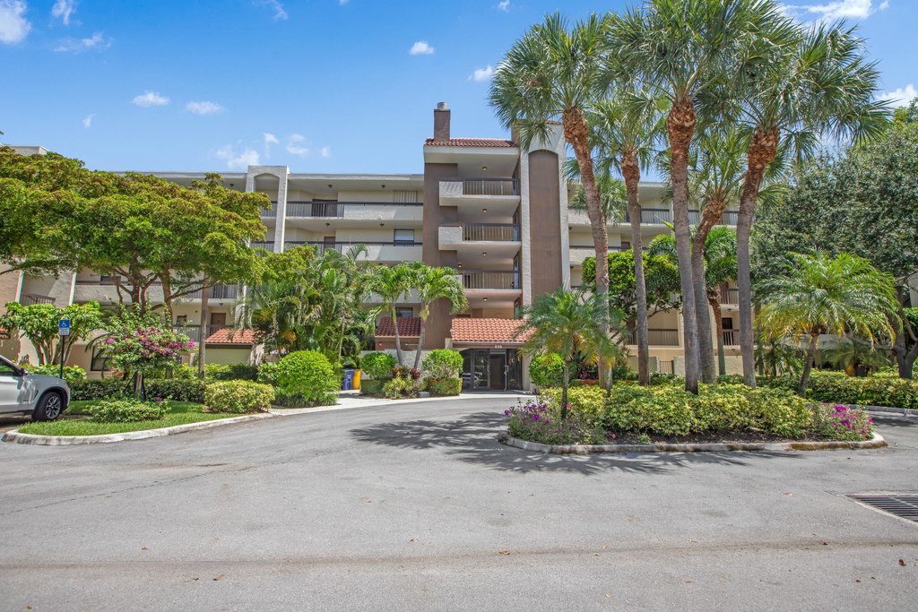 955 Egret Circle - Photo 1