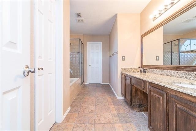 1913 Bradford Pear Square - Photo 4
