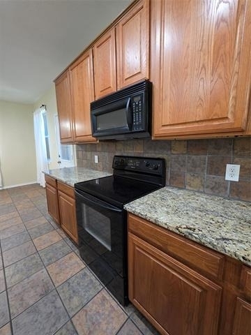 1913 Bradford Pear Square - Photo 3