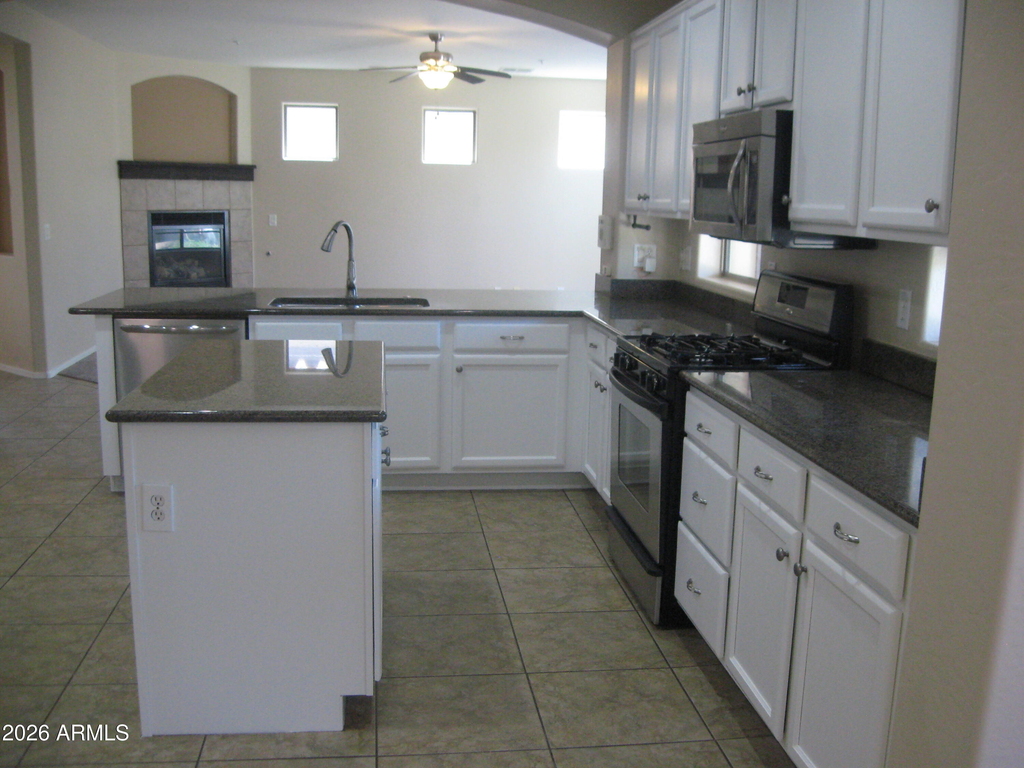 12616 W Blackstone Lane - Photo 3