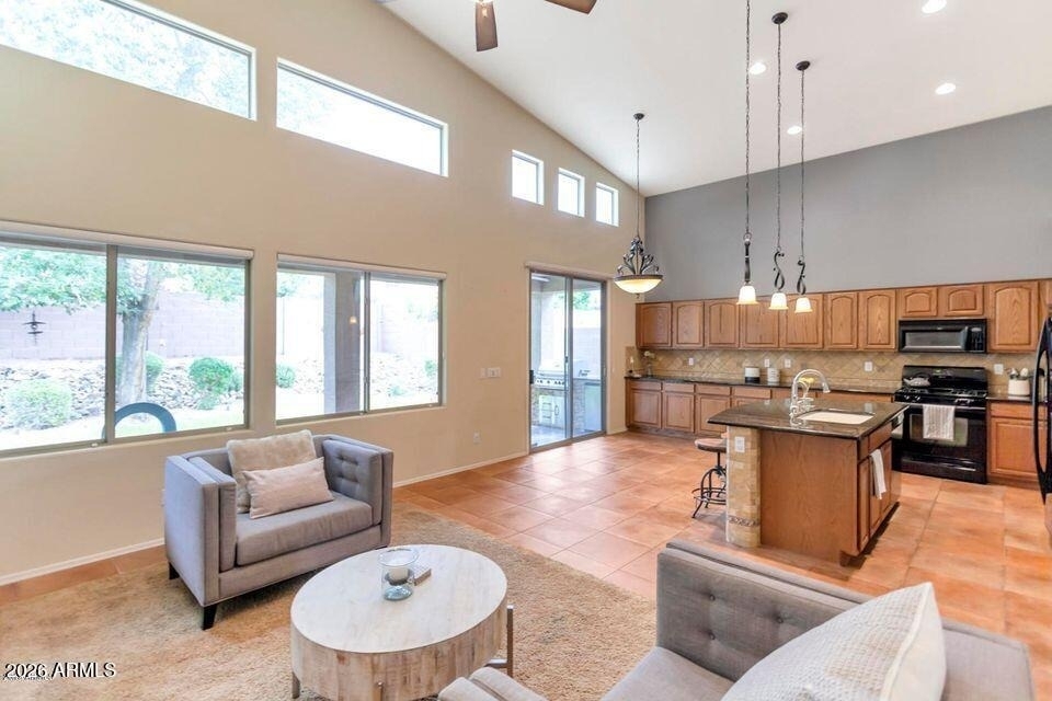 2244 W Spur Drive - Photo 3