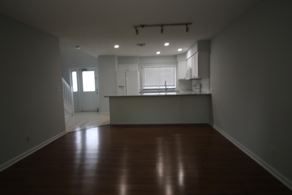 324 W Pine Street - Photo 2