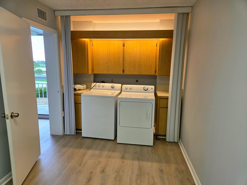 2421 Village Boulevard - Photo 21