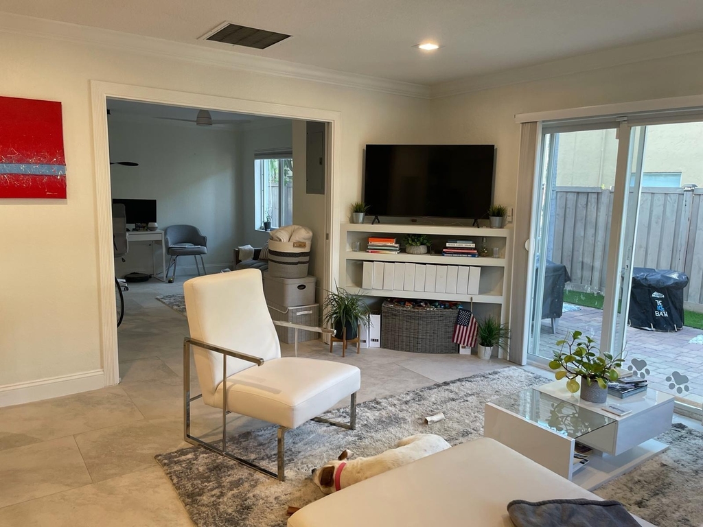 1400 Ne 18th Street - Photo 2