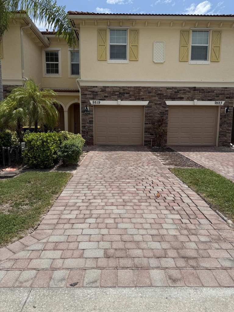 9519 Sw Merlin Court - Photo 0