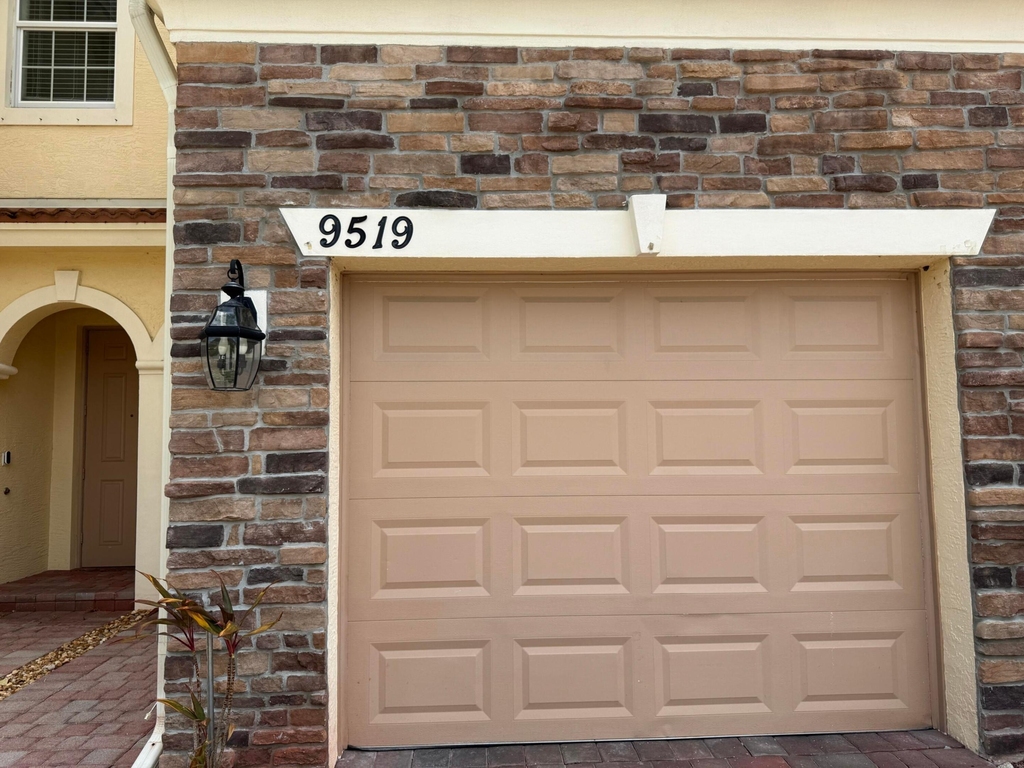 9519 Sw Merlin Court - Photo 1