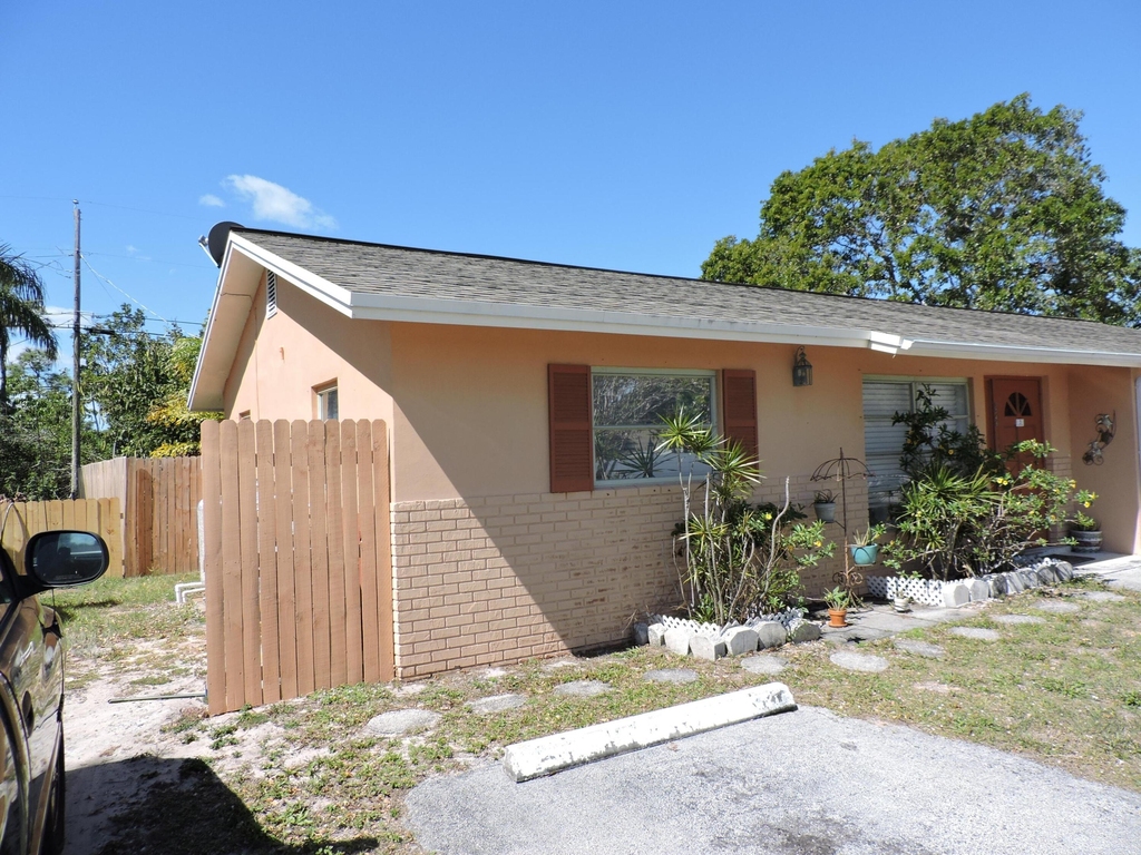 9046 Se Parkway Drive - Photo 15