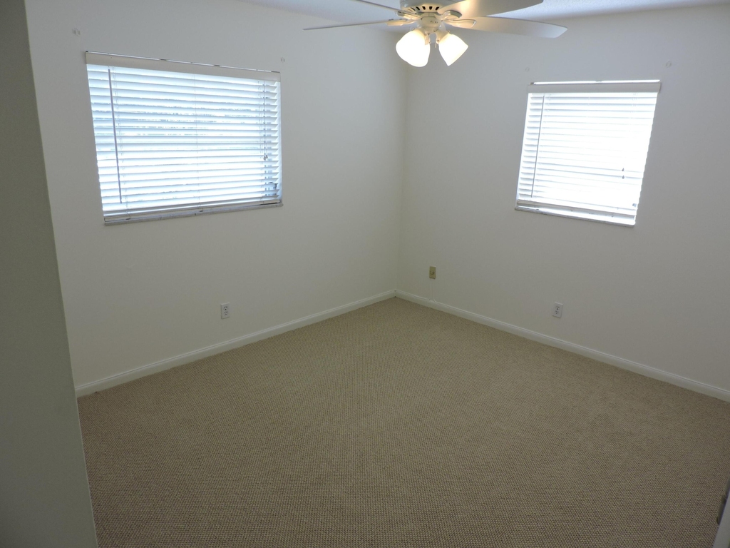 9046 Se Parkway Drive - Photo 8