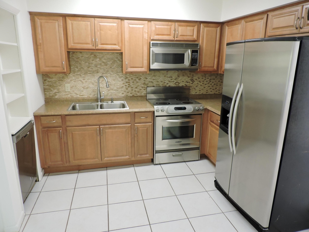 9046 Se Parkway Drive - Photo 3