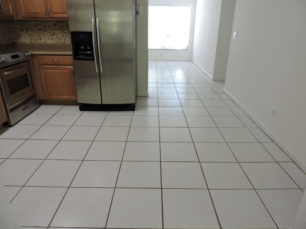 9046 Se Parkway Drive - Photo 5