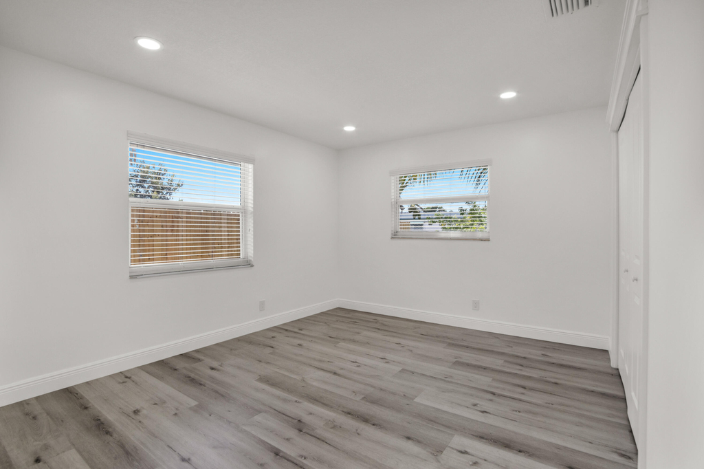 3421 Ne 5th Avenue - Photo 5