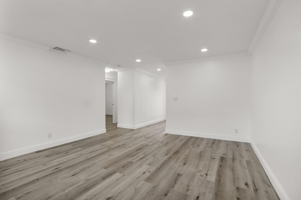 3421 Ne 5th Avenue - Photo 4