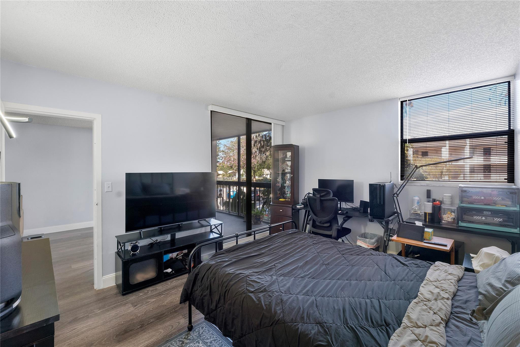 8437 Forest Hills Drive - Photo 15