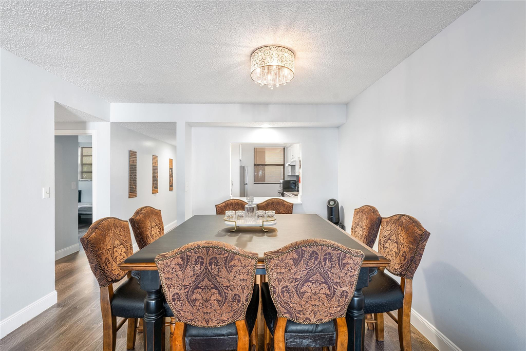 8437 Forest Hills Drive - Photo 5