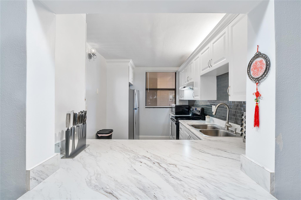 8437 Forest Hills Drive - Photo 1
