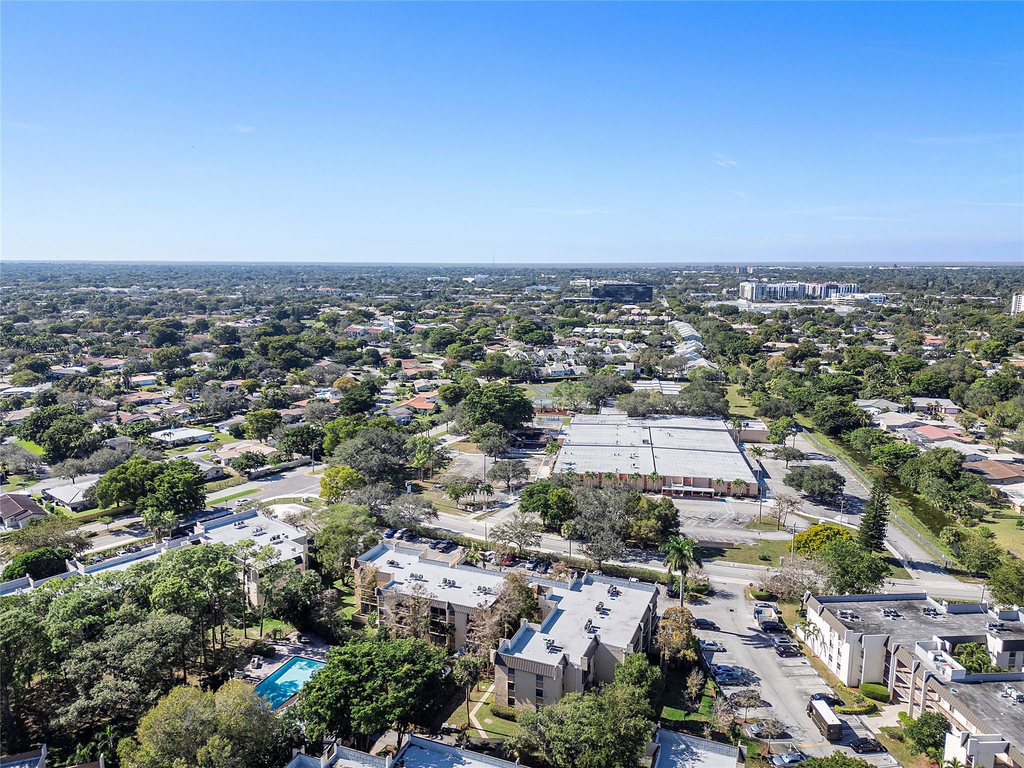 8437 Forest Hills Drive - Photo 33