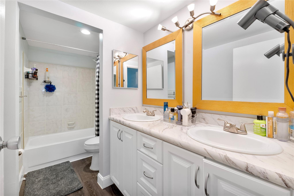 8437 Forest Hills Drive - Photo 17