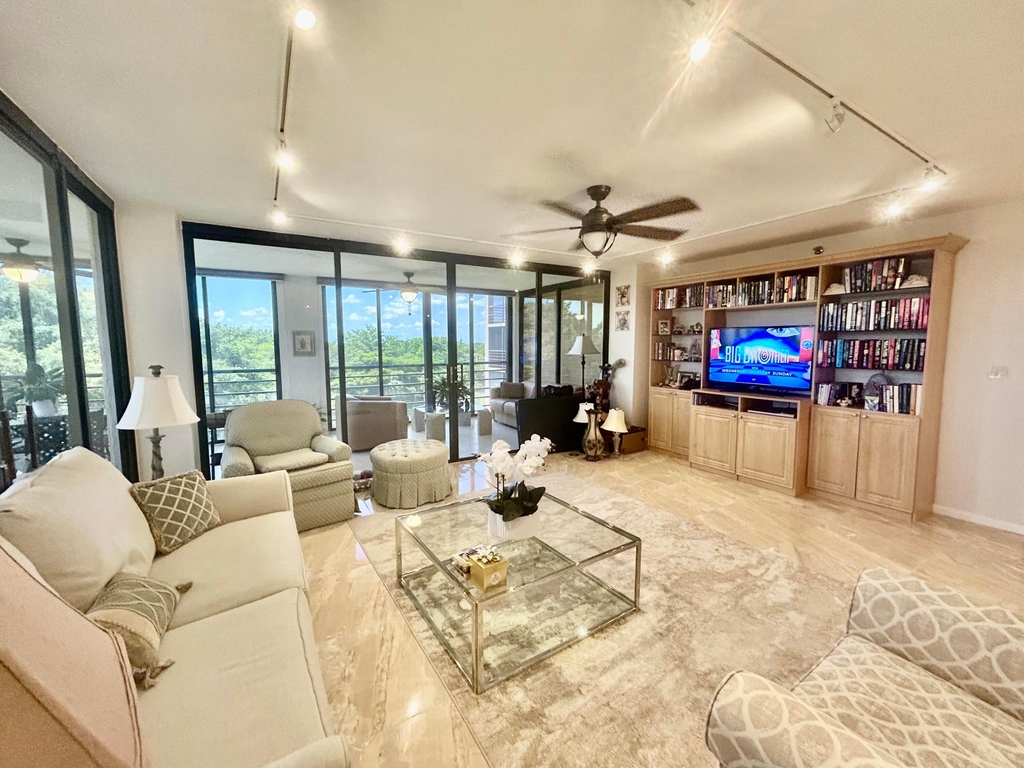 7568 Regency Lake Drive - Photo 4