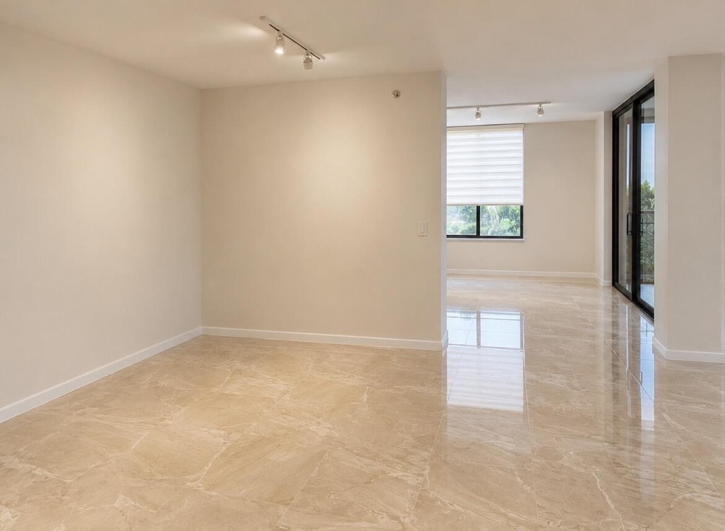 7568 Regency Lake Drive - Photo 10